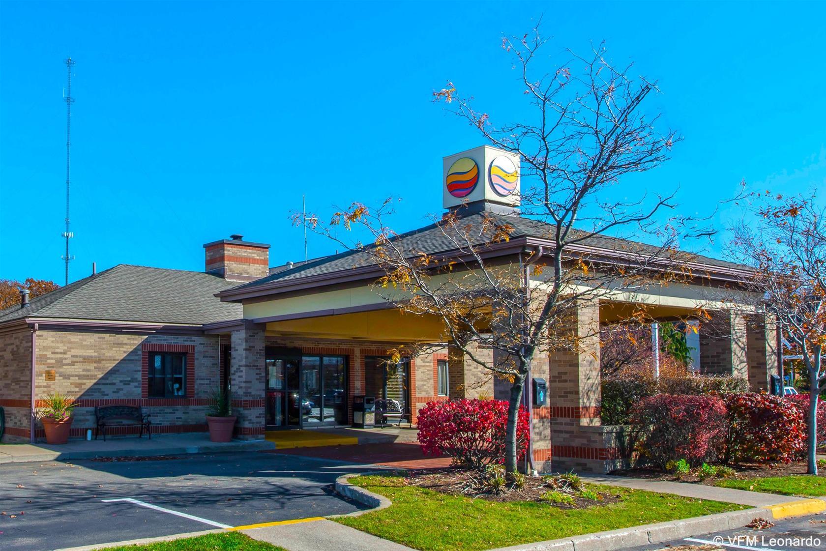 Comfort Inn & Suites Erie Exterior photo